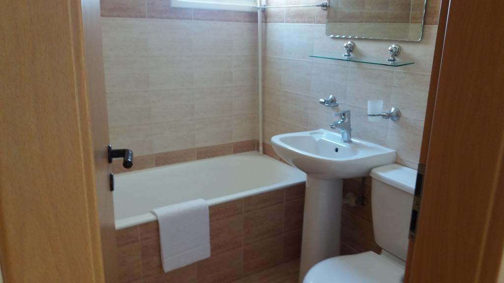 403 Apartment Carisa Artemis Court Larnaca Dış mekan fotoğraf